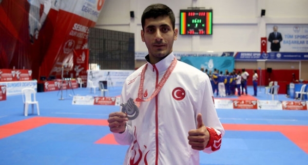 Milli karateciden altın madalya sözü