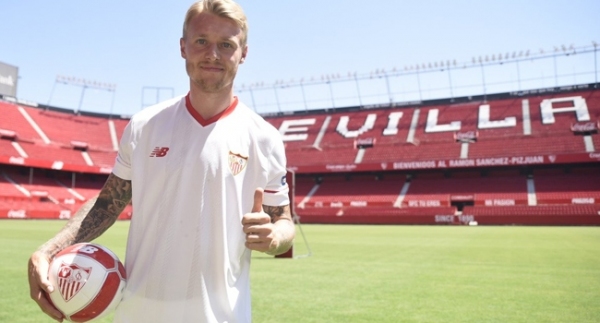 Kjaer imzayı attı, formayı giydi!
