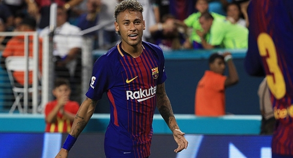 Neymar transferde rekorları altüst etti!