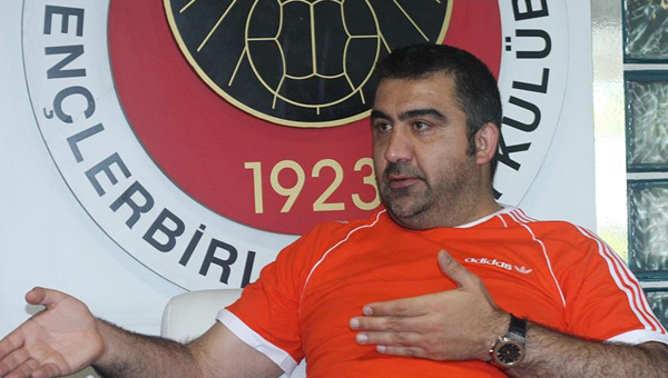 Özat: "Seyircisiz maçın futbola katkısı yok"