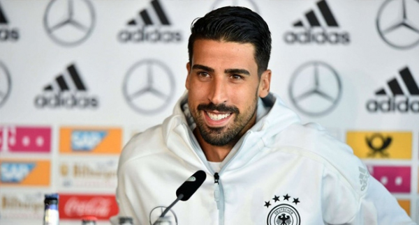 Khedira'dan örnek davranış