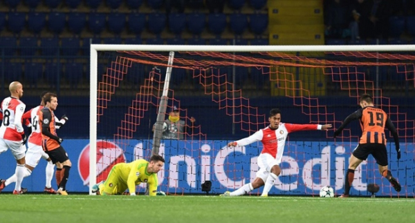 Feyenoord, Devler Ligi'ne veda etti!