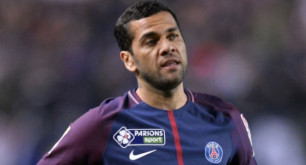 Dani Alves'e 3 maç ceza