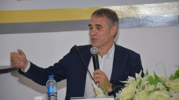 Ersun Yanal konferansa katıldı