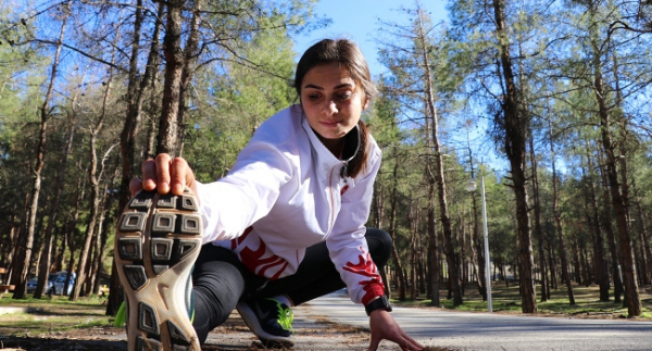 Yasemin Zengin azmiyle dağları aşıyor