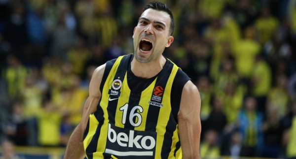 Sloukas 3 yıl daha Fenerbahçe Beko'da
