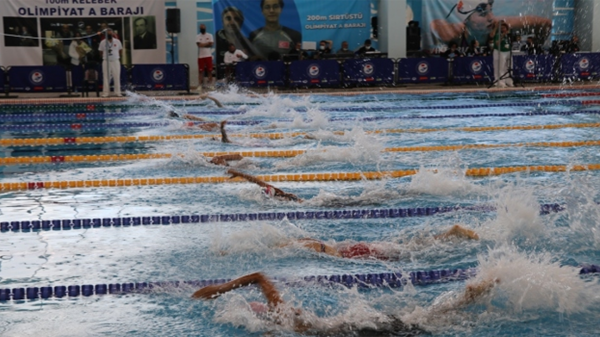 8 yüzücü Tokyo Olimpiyatları'na katılmaya hak kazandı
