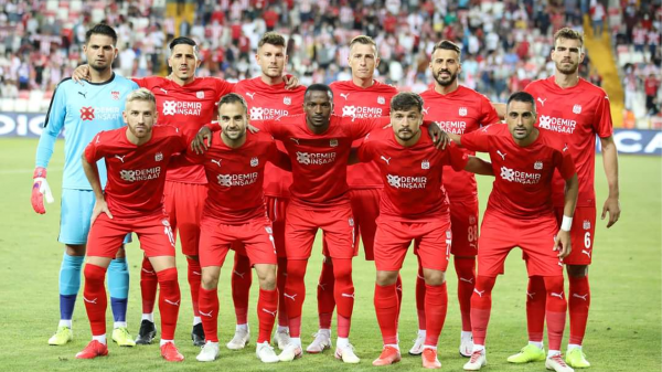 Demir Grup Sivasspor tur biletini kaptı