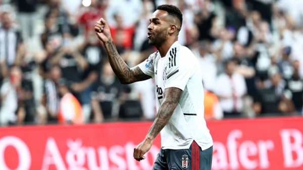 Beşiktaş'ta gözler Alex Teixeira'da